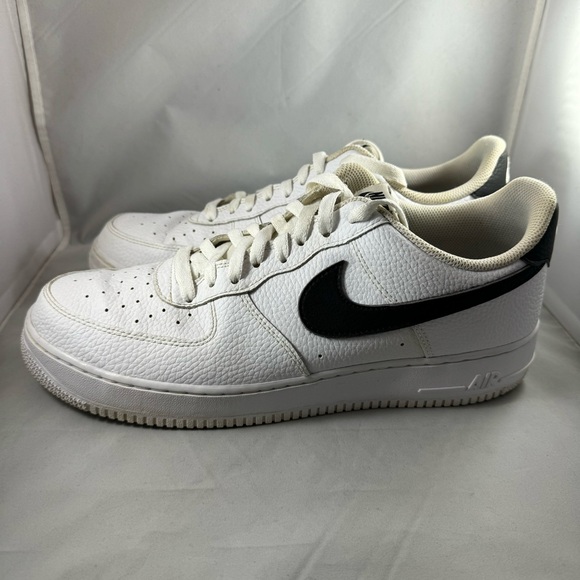 Nike Air Force 1 Low '07 Athletic Shoes - Men's size 12 - Picture 6 of 13